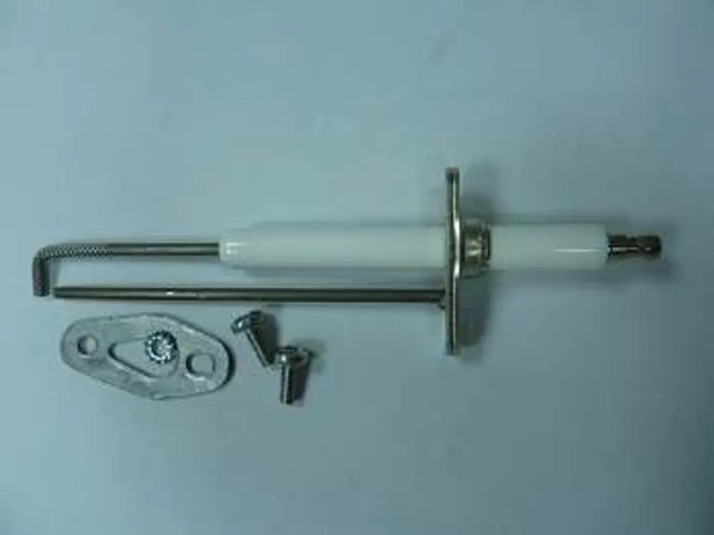 Zünd-Ionisationselektrode von Remeha, bestehend aus einer Metallstange, weißen isolierenden Elementen und Befestigungsteilen, auf hellem Hintergrund.